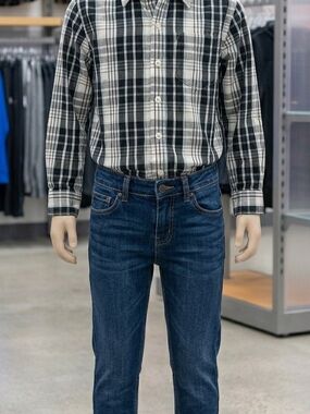 Basic Editions Black & White Plaid Button-Down Shirt.              KS 8